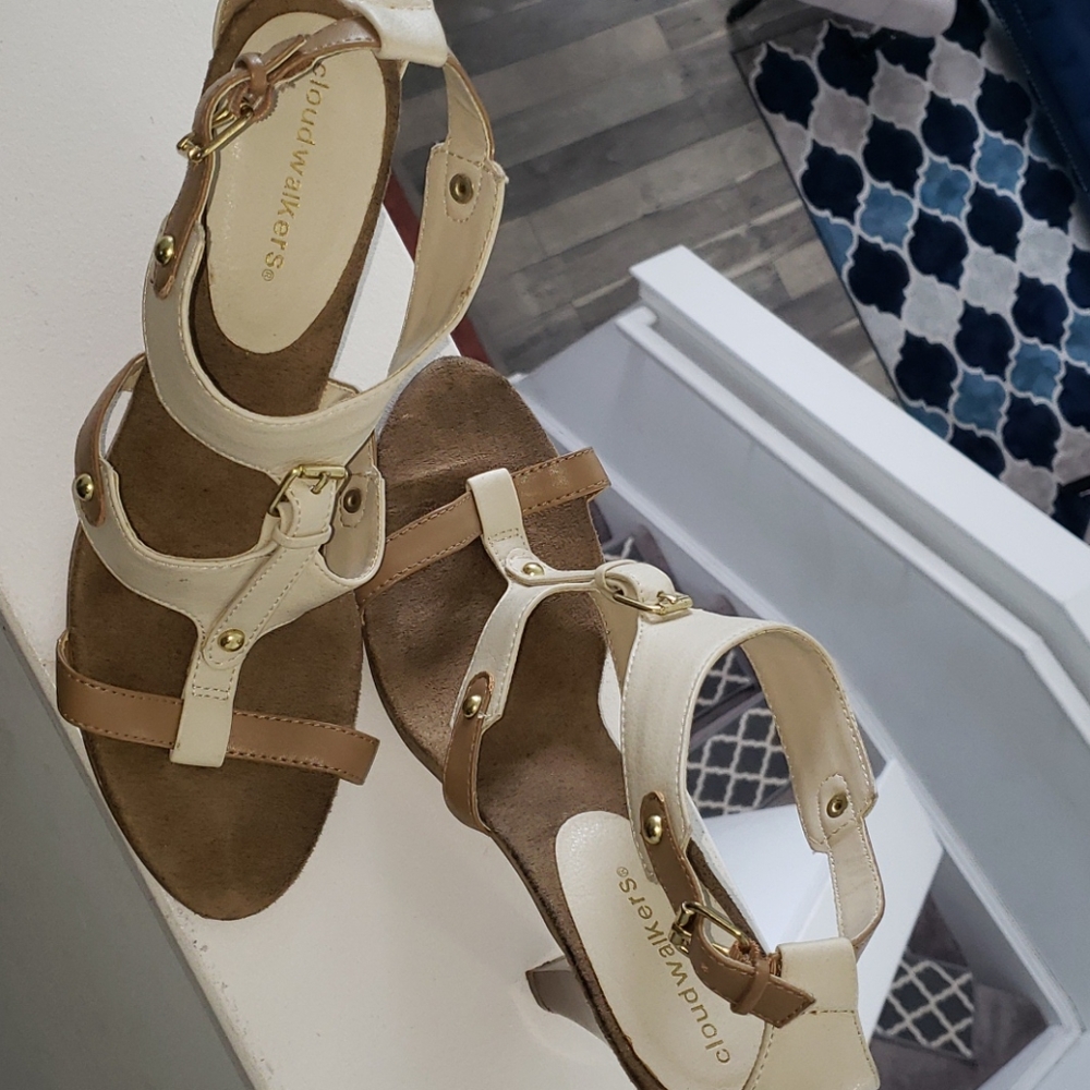 Women sandals